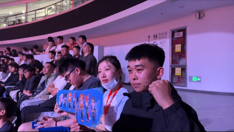 济南首个全国性职业电竞联赛总决赛举办！白鲨力克EP斩获2024CFPL春季赛总冠军(图1)