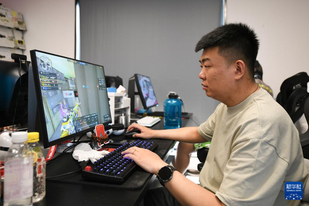 新华全媒+·新职业故事im电竞｜电子竞技员：当“打游戏”成为一份职业(图1)