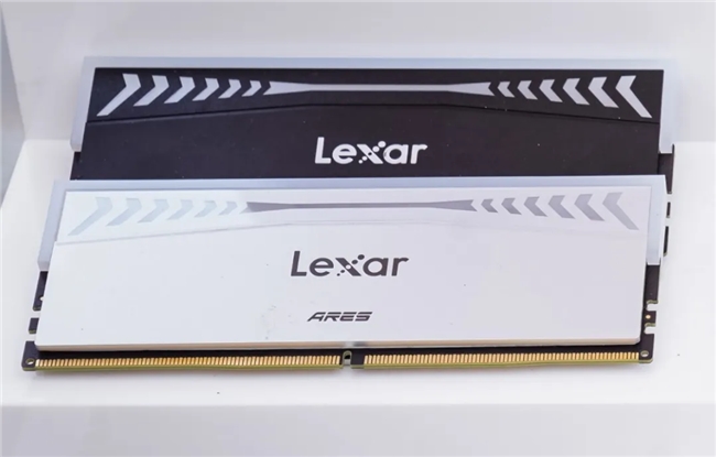 重庆电竞赛buff叠不停Lexar雷克沙2024高校电竞挑战赛im网站点燃梦(图4)