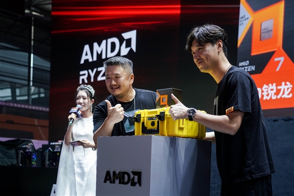 im电竞网站完美世界Major2024指定！AMD锐龙7800X3D闪耀Chinajoy2024(图6)