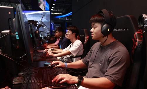 im电竞ChinaJoy2024逐夜展台闪耀登场联名电竞椅惊艳亮相(图11)