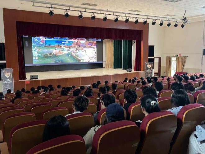 峡谷战火点燃！直击2024烟im电竞网站台高新区大学生电子竞技大赛校内赛第一站(图4)