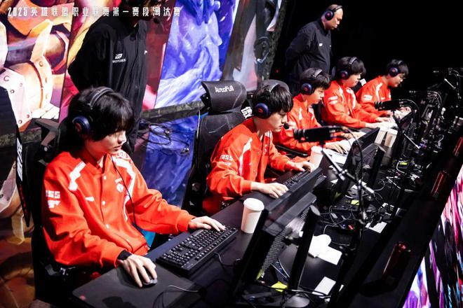 顶尖选手云集！曲江电竞中心热血再燃im电竞平台网站(图1)