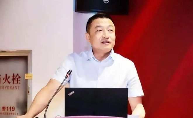 地产人转型速递：清im电竞网站华博士保利区域总转型通讯上市公司董事长(图1)