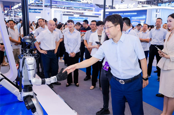 im电竞平台网站快到我的碗里来！腾讯携“AI全家桶”亮相智博会(图3)