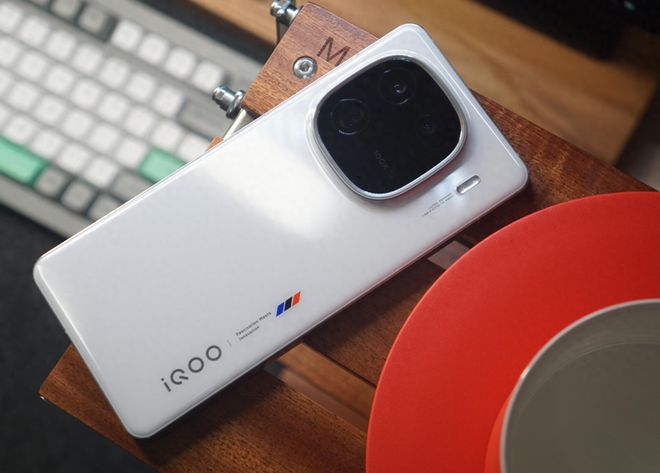 im电竞平台网站2025年电竞级游戏手机品牌推荐：五大旗舰机型性能横评与选购指南(图1)