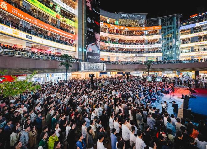 争者留其名绿茵场与电竞im电竞网站峡谷的精神交融(图12)