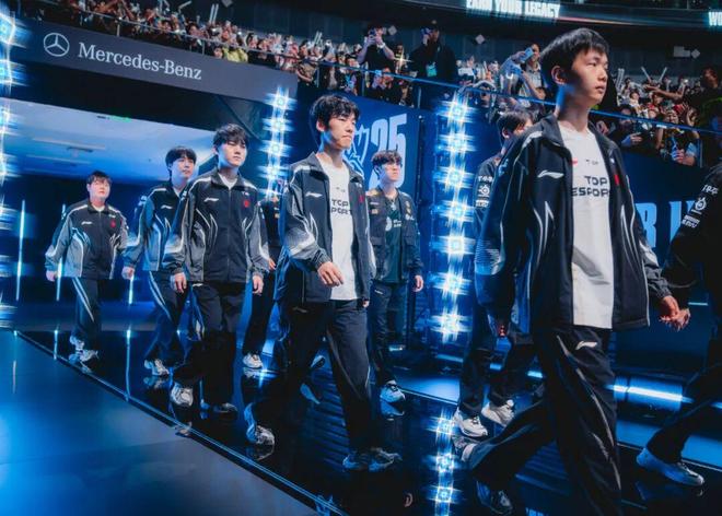 争者留其名绿茵场与电竞im电竞网站峡谷的精神交融(图9)