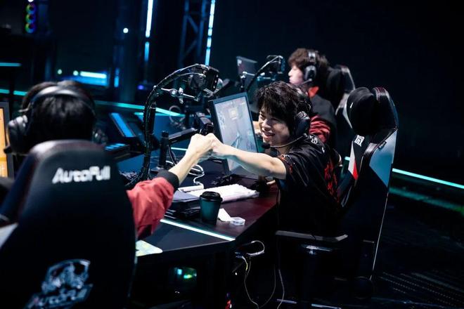 「进化者杯」终章收官：无畏契约电竞的「人才蓄水池」与「赛事实验室」im电竞网站(图1)