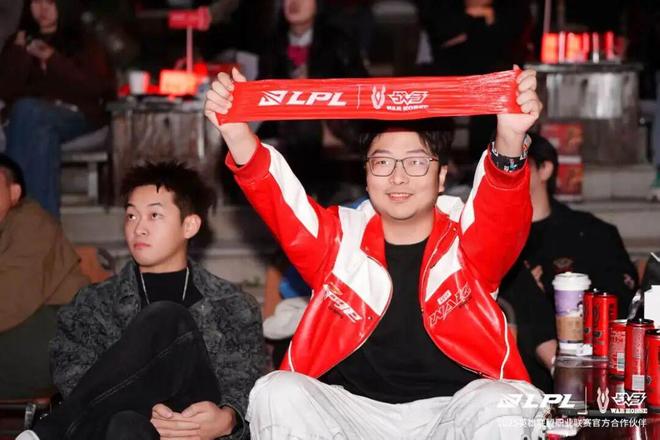 与电竞粉丝玩在一起战马如何成为「电竞第im一罐」？(图2)