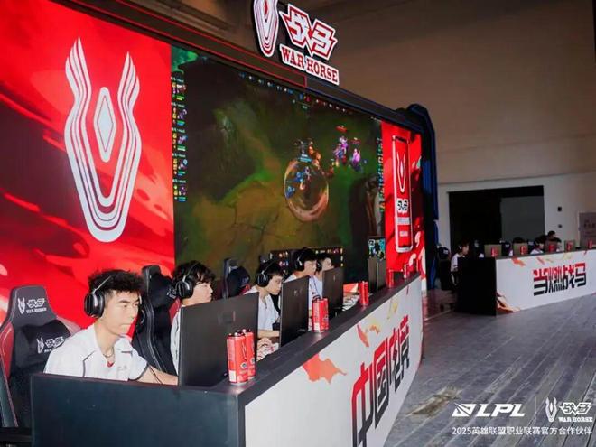 与电竞粉丝玩在一起战马如何成为「电竞第im一罐」？(图6)