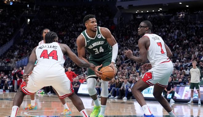 预定赛季十佳扣篮却空砍38分字母哥有苦难言im电竞教练组卧龙凤雏(图1)