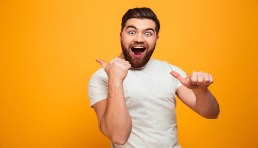 开店2月卖出10万单深圳品牌火出圈!im电竞网站(图2)