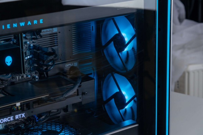 im电竞平台网站Alienware外星人Area-51游戏台式机体验：Ultra9+RTX5080不止于“大”(图3)