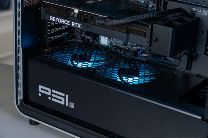 im电竞平台网站Alienware外星人Area-51游戏台式机体验：Ultra9+RTX5080不止于“大”(图5)